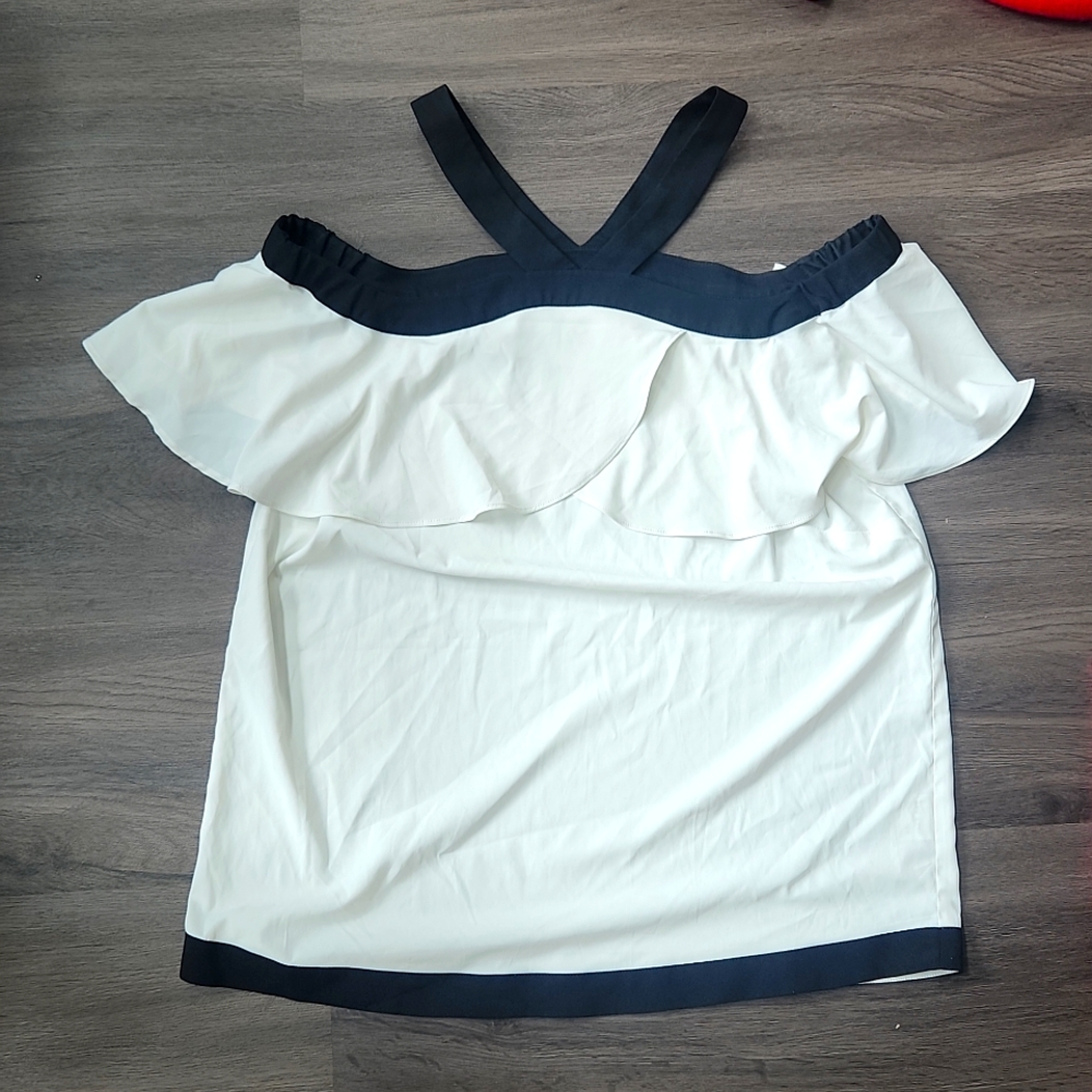White sleeveless blouse size m